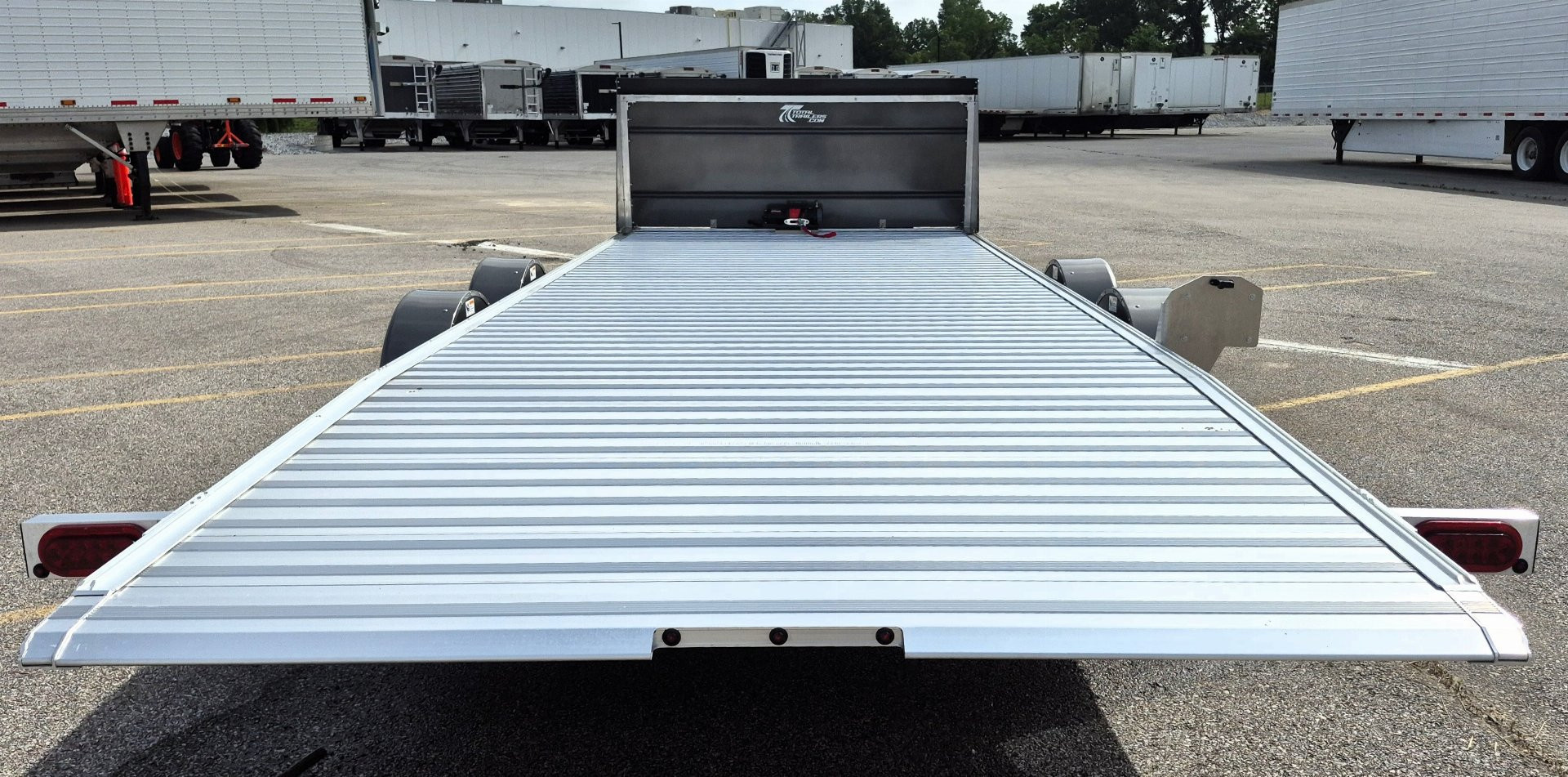 New Timpte EZ720 All Aluminum Deck lowering 7,000lb (GVWR) Car Hauler