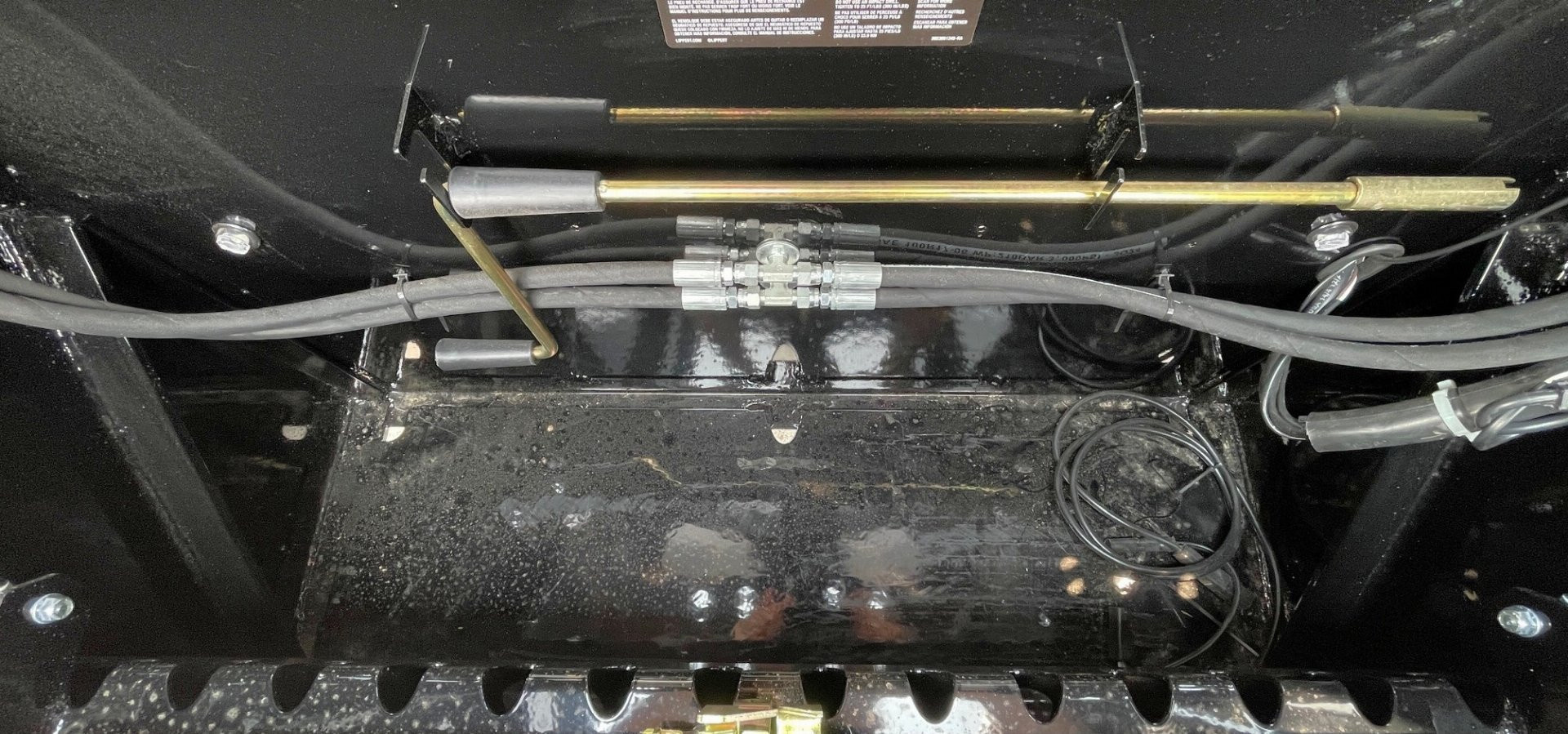 New Diamond C FMAX 212 Gooseneck Flatbed Trailer 32': Hydraulic Dove, 25,900 GVWR, Spare, Hydraulic Jacks