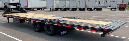 New Diamond C FMAX 212 Gooseneck Flatbed Trailer 32': Hydraulic Dove, 25,900 GVWR, Spare, Hydraulic Jacks
