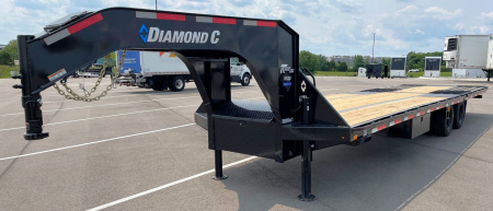 New Diamond C FMAX 212 Gooseneck Flatbed Trailer 32': Hydraulic Dove, 25,900 GVWR, Spare, Hydraulic Jacks
