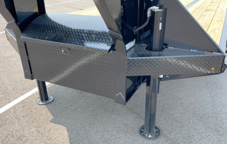 New Diamond C FMAX 212 Gooseneck Flatbed Trailer 32': Hydraulic Dove, 25,900 GVWR, Spare, Hydraulic Jacks