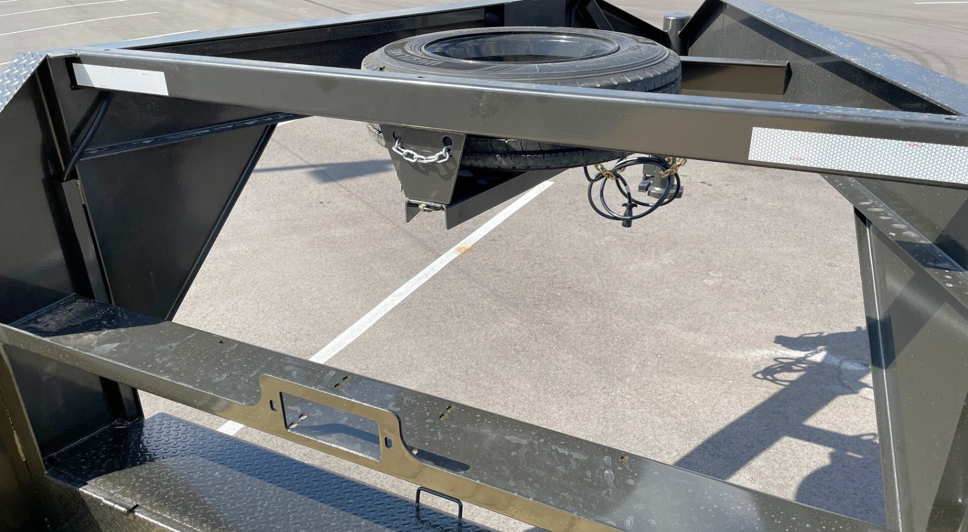 New MAXX-D G8X 24' Gooseneck Gravity Tilt Equipment Trailer 18,000 GVWR, 17.5 Tires, 8K Torsion Axles, Spare