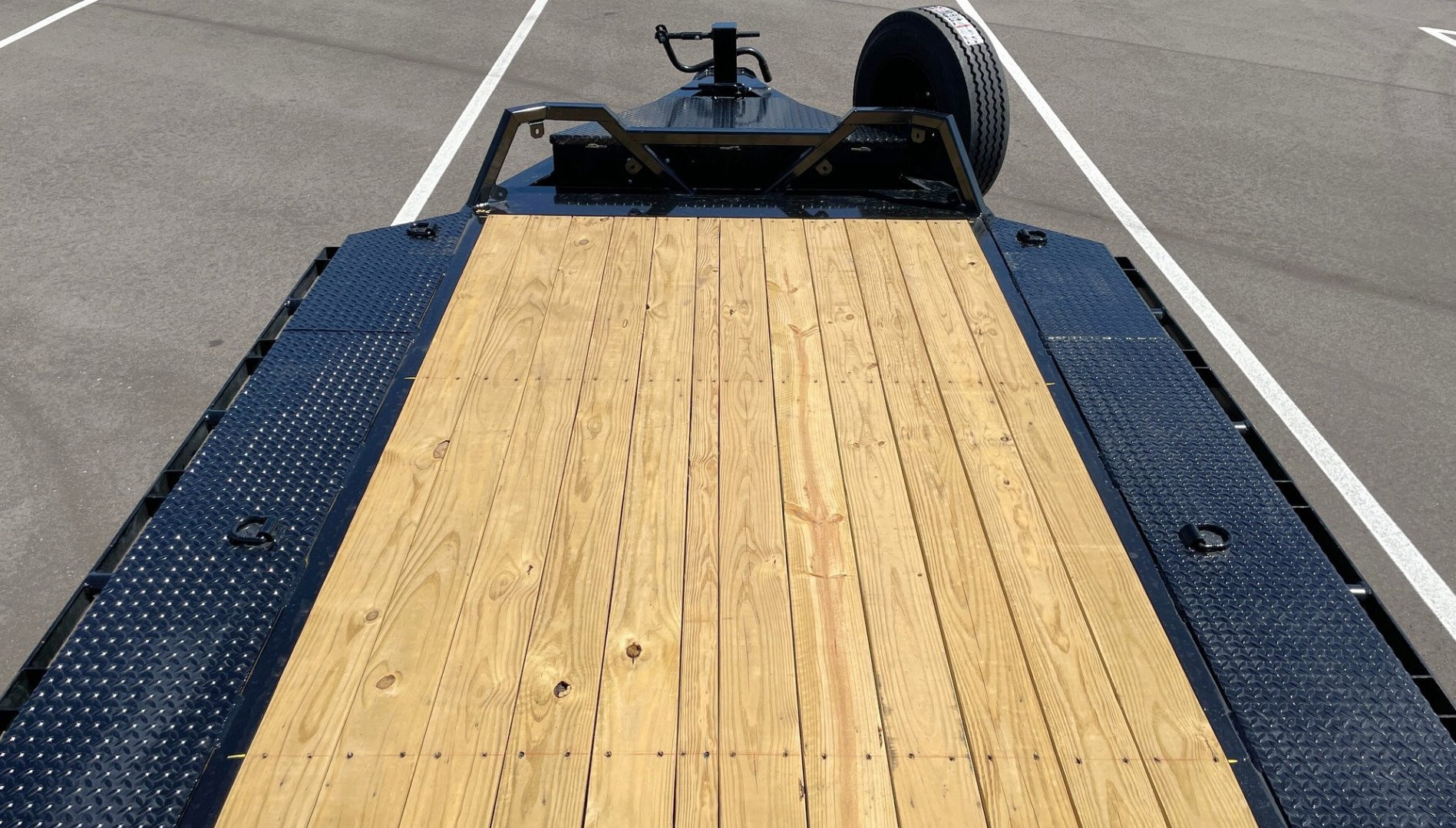 New Horizon HEH 22'x 102" Equipment Trailer--Mountain Ramps, Drive Over Fenders ,21,000 GVWR , Spare