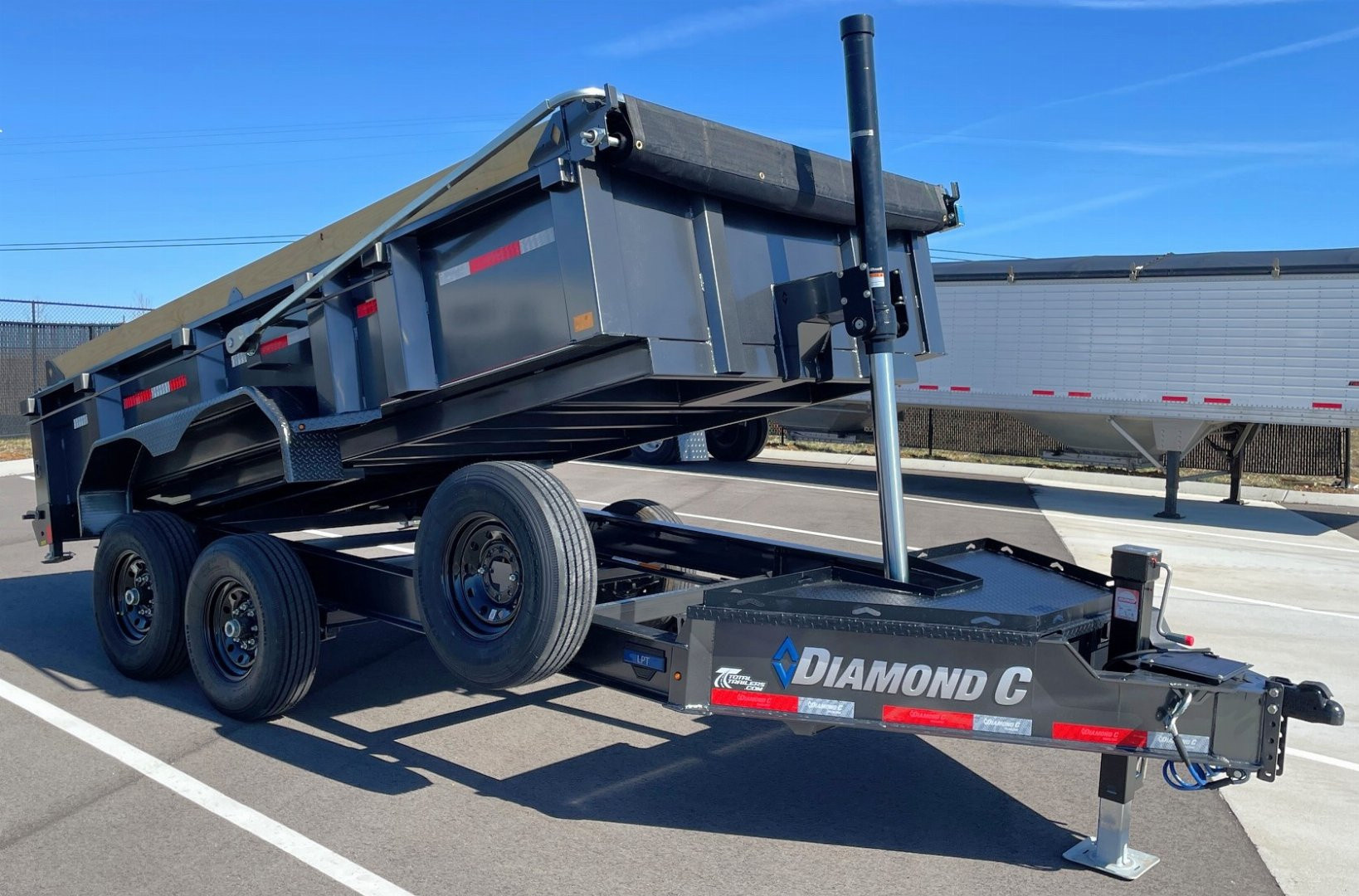 New Diamond C 14' LPT-207 Dump Trailer: 14,900 GVWR , Spare, Ramps, Solar, 24" Sides