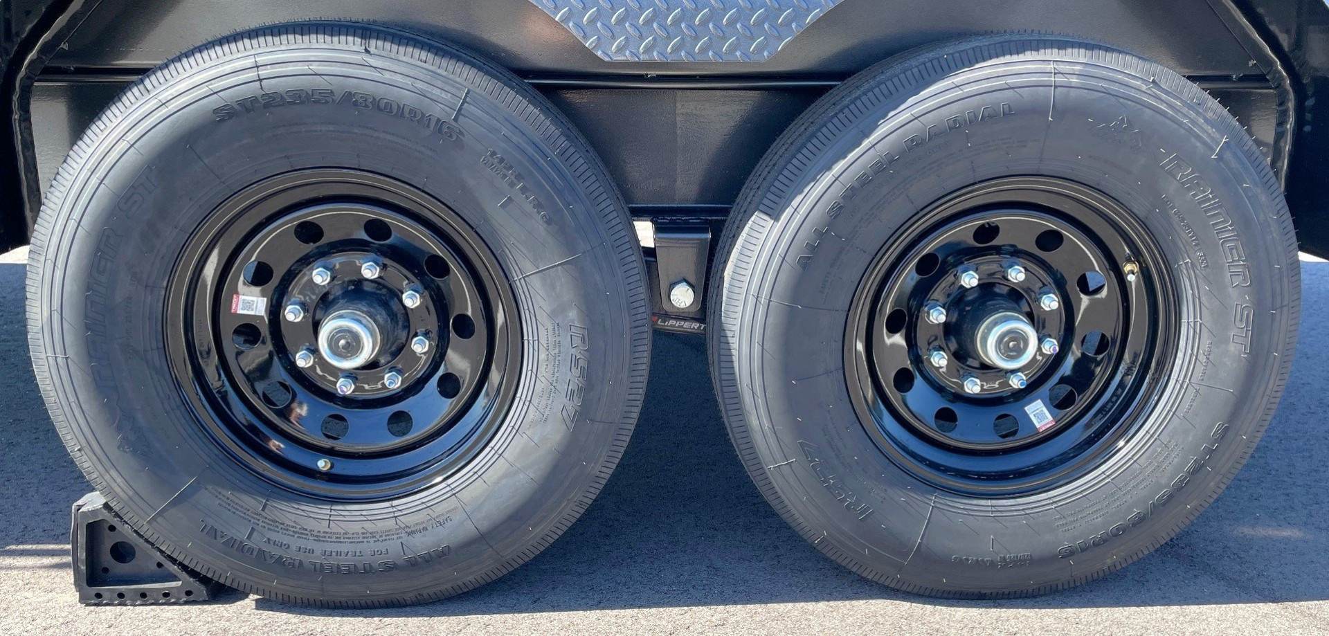 New Diamond C 14' LPT-207 Dump Trailer: 14,900 GVWR , Spare, Ramps, Solar, 24" Sides