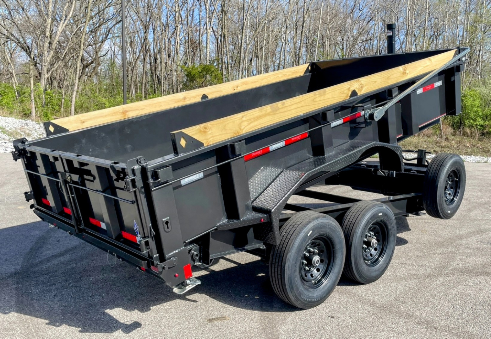 New Diamond C 14' LPT-207 Dump Trailer: 14,900 GVWR , Spare, Ramps, Solar, 24" Sides
