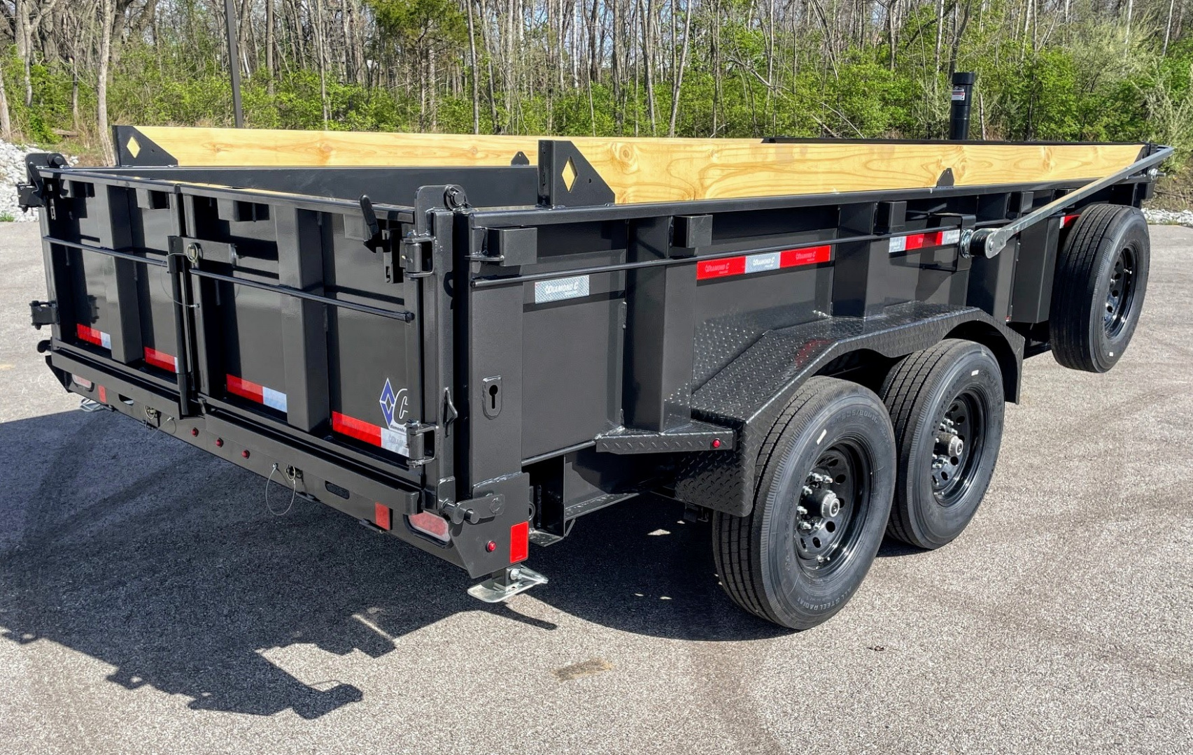 New Diamond C 14' LPT-207 Dump Trailer: 14,900 GVWR , Spare, Ramps, Solar, 24" Sides