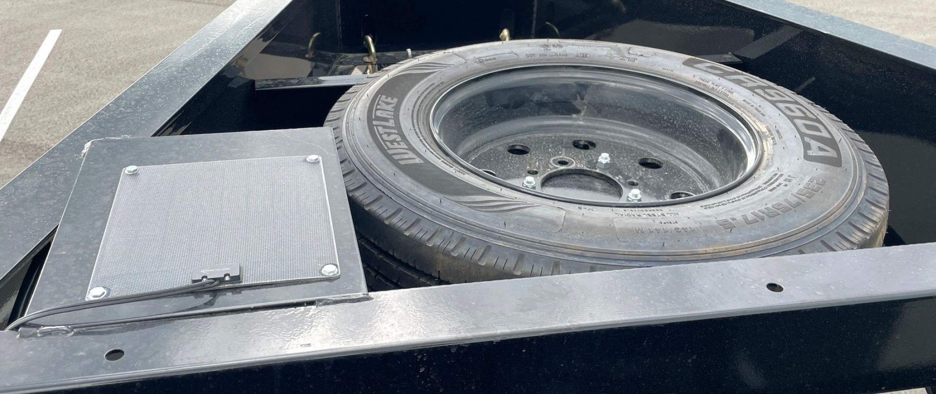 New MAXX-D DSX 83"x 20' Super Heavy Duty Gooseneck Dump Trailer: 21,000 GVWR, 7 Gauge Floor, Spare