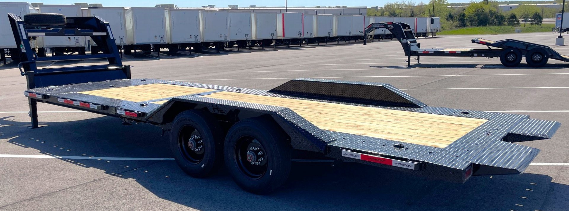 New Horizon HET 26'x102" Gooseneck Gravity Tilt Equipment Trailer 22,400 GVWR Drive Over Fenders