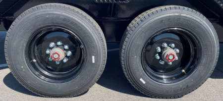 New Horizon HET 26'x102" Gooseneck Gravity Tilt Equipment Trailer 22,400 GVWR Drive Over Fenders