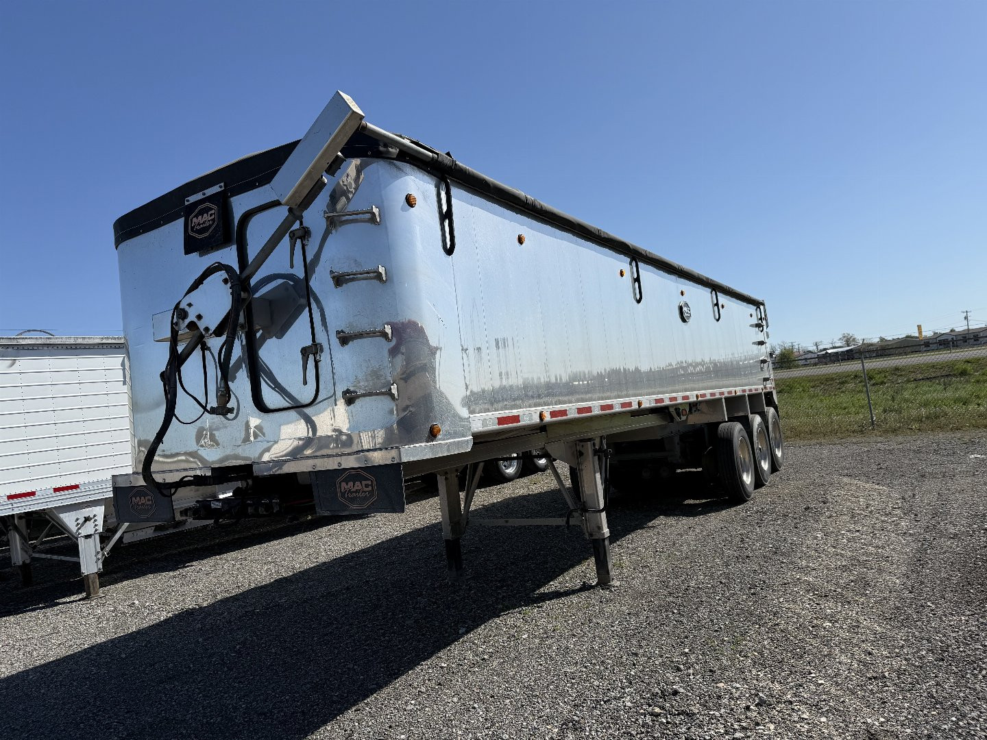 Used 2019 MAC 35' Dump Trailer w/ Electric Tarp