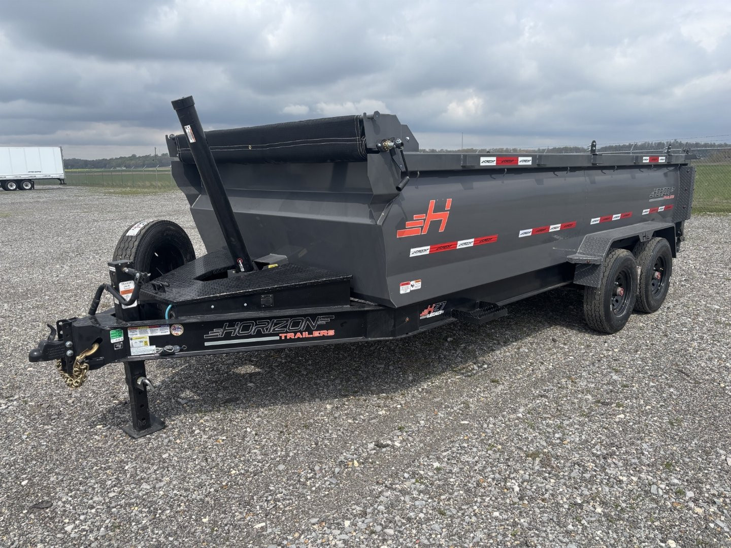 New Horizon 16' Dump Trailer 17,000LB, 36" Sides, 8K Axles, 7 Gauge Floor