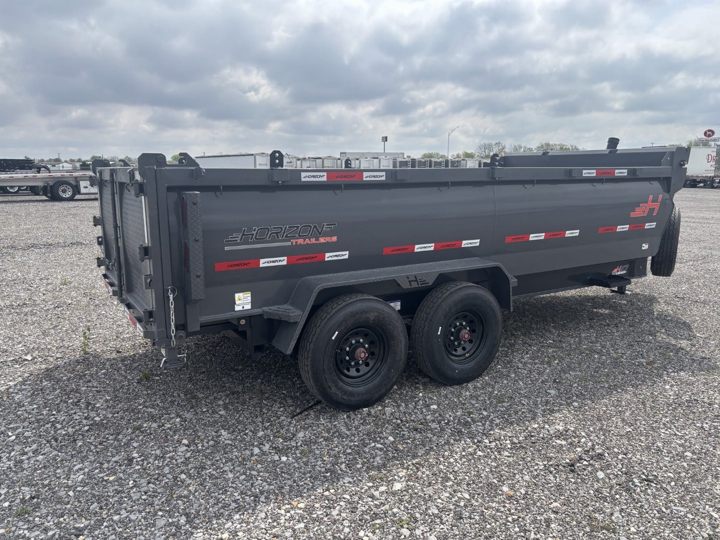 New Horizon 16' Dump Trailer 17,000LB, 36" Sides, 8K Axles, 7 Gauge Floor