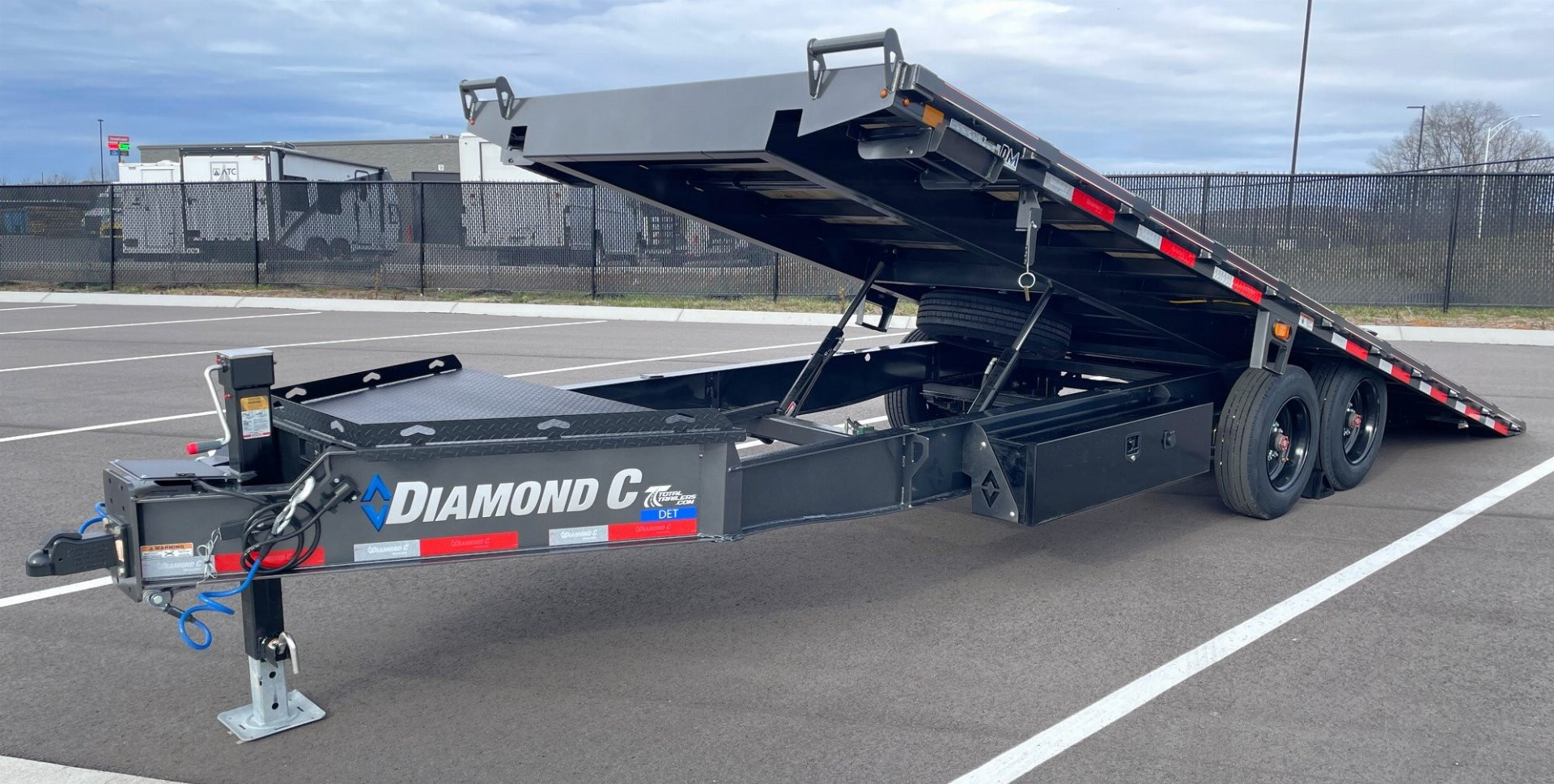 New Diamond C Trailers DET 22' Power Tilt Deck over Trailer 18,000LB, Non Skid Floor, 8K Axles, 17.5" Tires