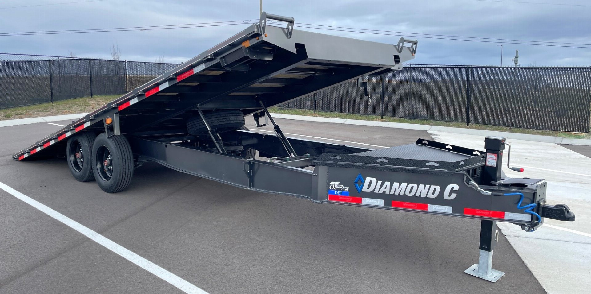 New Diamond C Trailers DET 22' Power Tilt Deck over Trailer 18,000LB, Non Skid Floor, 8K Axles, 17.5" Tires