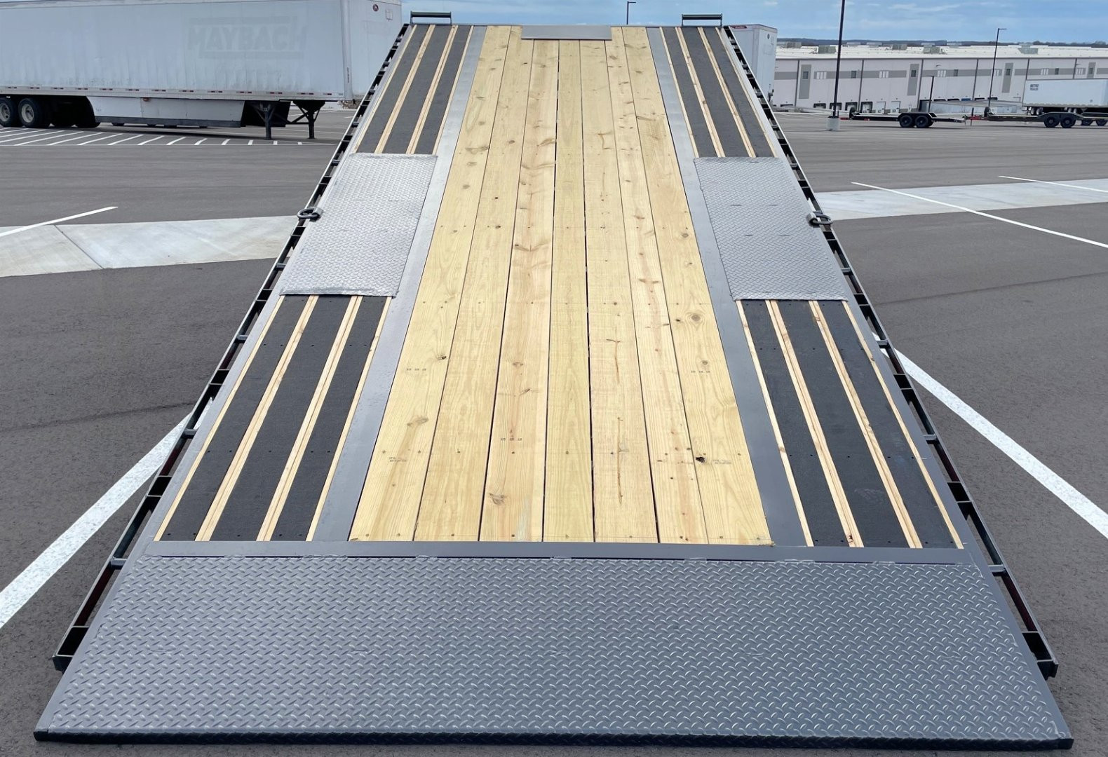 New Diamond C Trailers DET 22' Power Tilt Deck over Trailer 18,000LB, Non Skid Floor, 8K Axles, 17.5" Tires