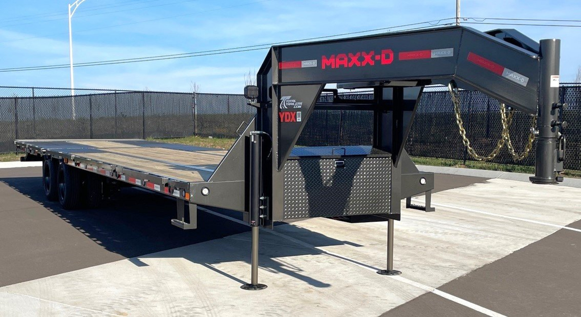 New MAXX-D YDX 102"x 34' Gooseneck Hydraulic Dove Flatbed Trailer 25,990 (GVWR) Wireless Remote, Spare