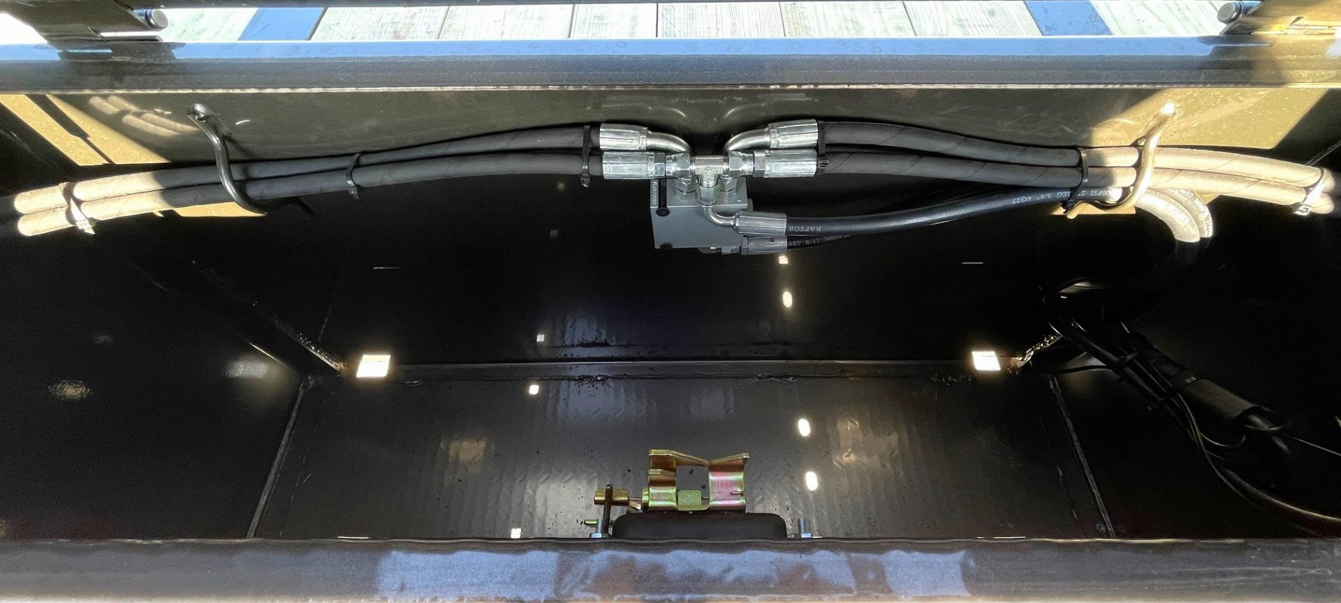 New MAXX-D YDX 102"x 34' Gooseneck Hydraulic Dove Flatbed Trailer 25,990 (GVWR) Wireless Remote, Spare
