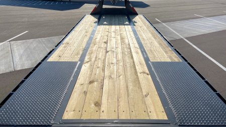 New MAXX-D YDX 102"x 34' Gooseneck Hydraulic Dove Flatbed Trailer 25,990 (GVWR) Wireless Remote, Spare