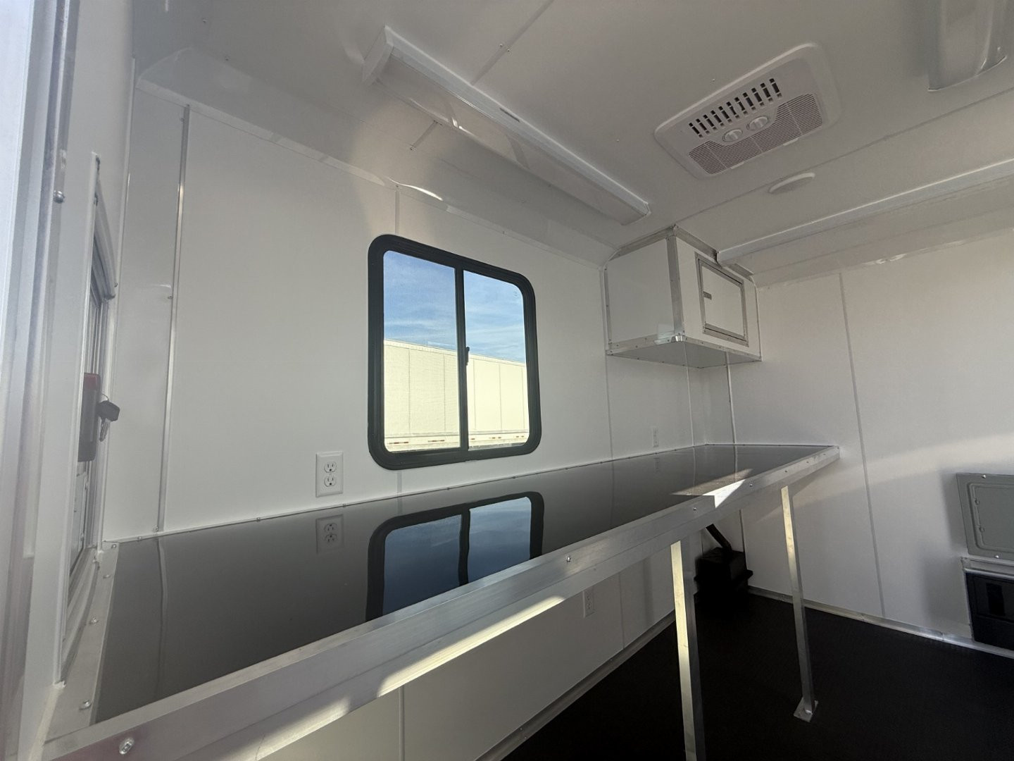 New 6x10 Fiber Optic Splicing Trailer: AC/Heat, 7' Height