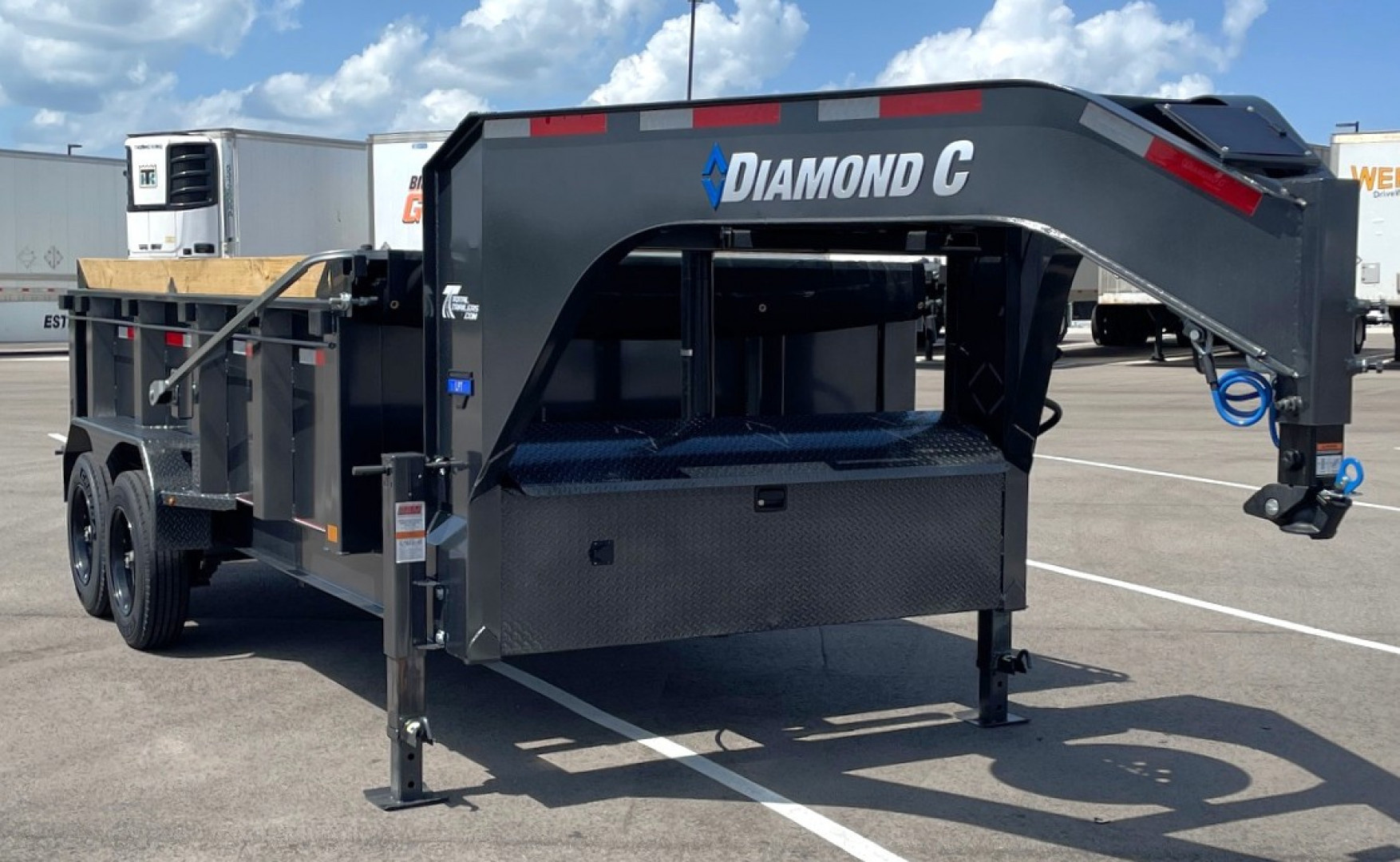 New Diamond C LPT 207 - GN 14' Dump Trailer -32" Sides, 16,000 GVWR, 17.5 Tires, Straight Axles