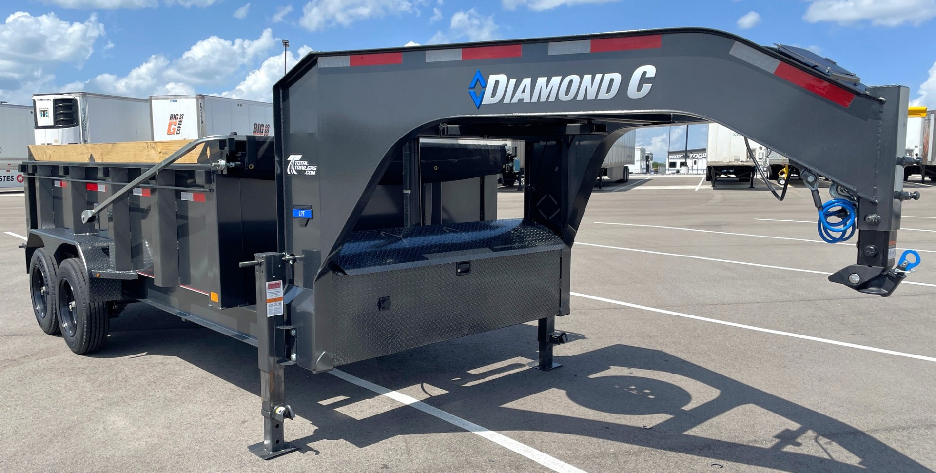 New Diamond C LPT 207 - GN 14' Dump Trailer -32" Sides, 16,000 GVWR, 17.5 Tires, Straight Axles