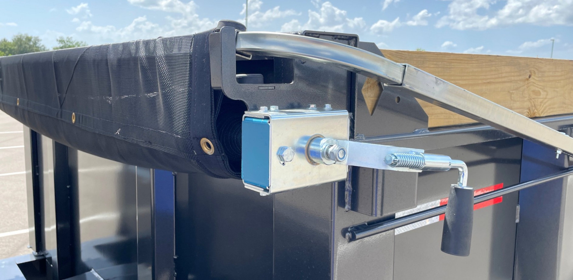 New Diamond C LPT 207 - GN 14' Dump Trailer -32" Sides, 16,000 GVWR, 17.5 Tires, Straight Axles