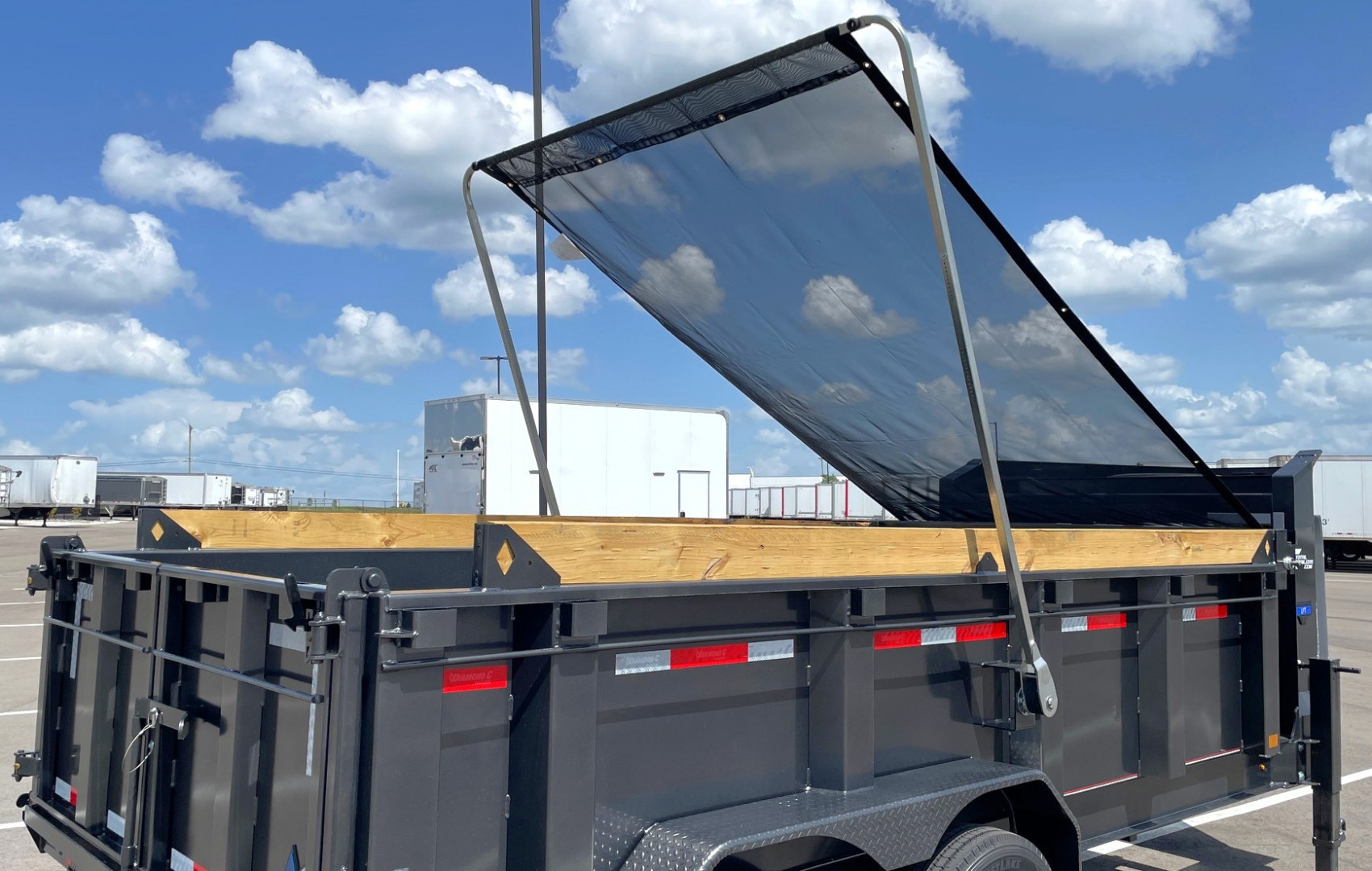 New Diamond C LPT 207 - GN 14' Dump Trailer -32" Sides, 16,000 GVWR, 17.5 Tires, Straight Axles