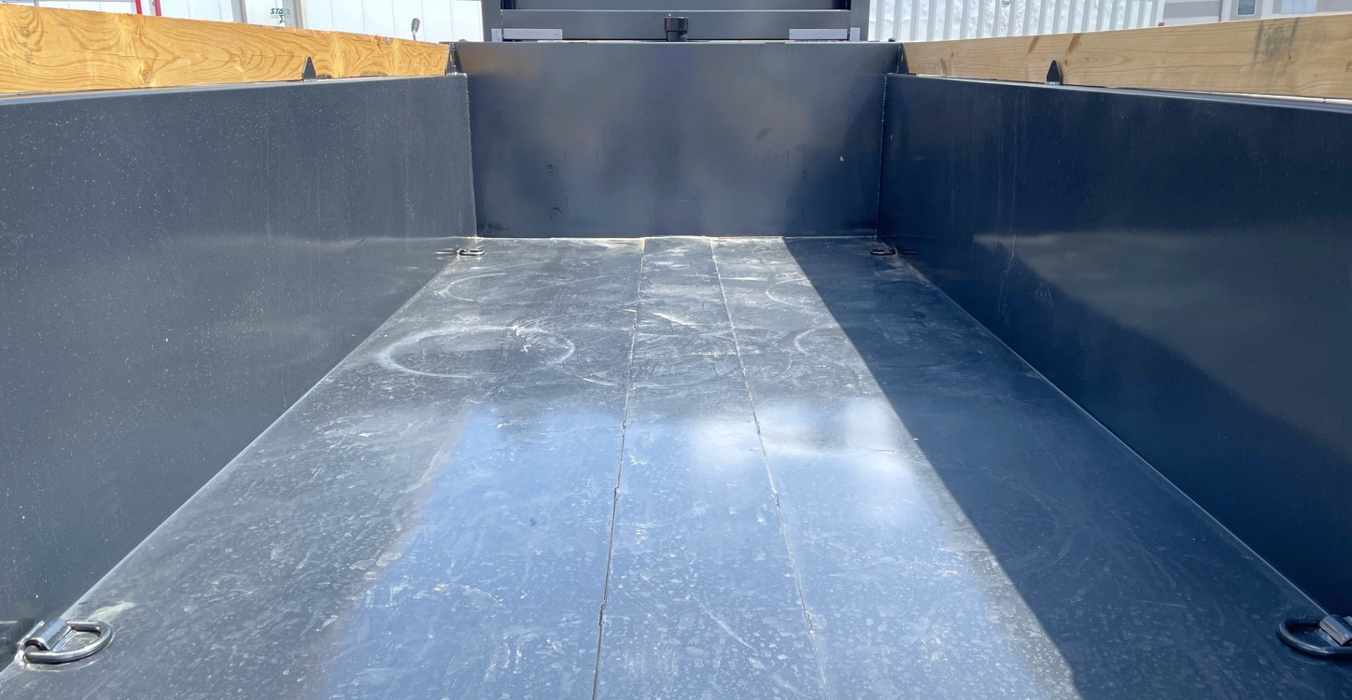 New Diamond C LPT 207 - GN 14' Dump Trailer -32" Sides, 16,000 GVWR, 17.5 Tires, Straight Axles