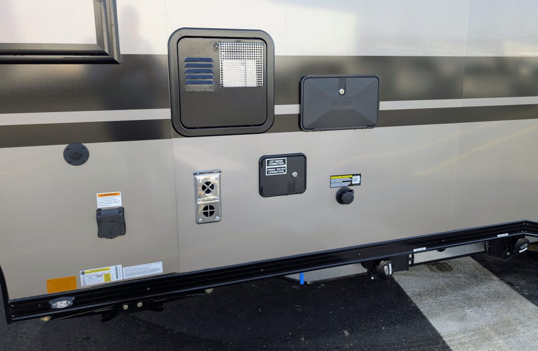 New ATC PLa 450 (2016)Half Ton Towable Aluminum Toy Hauler