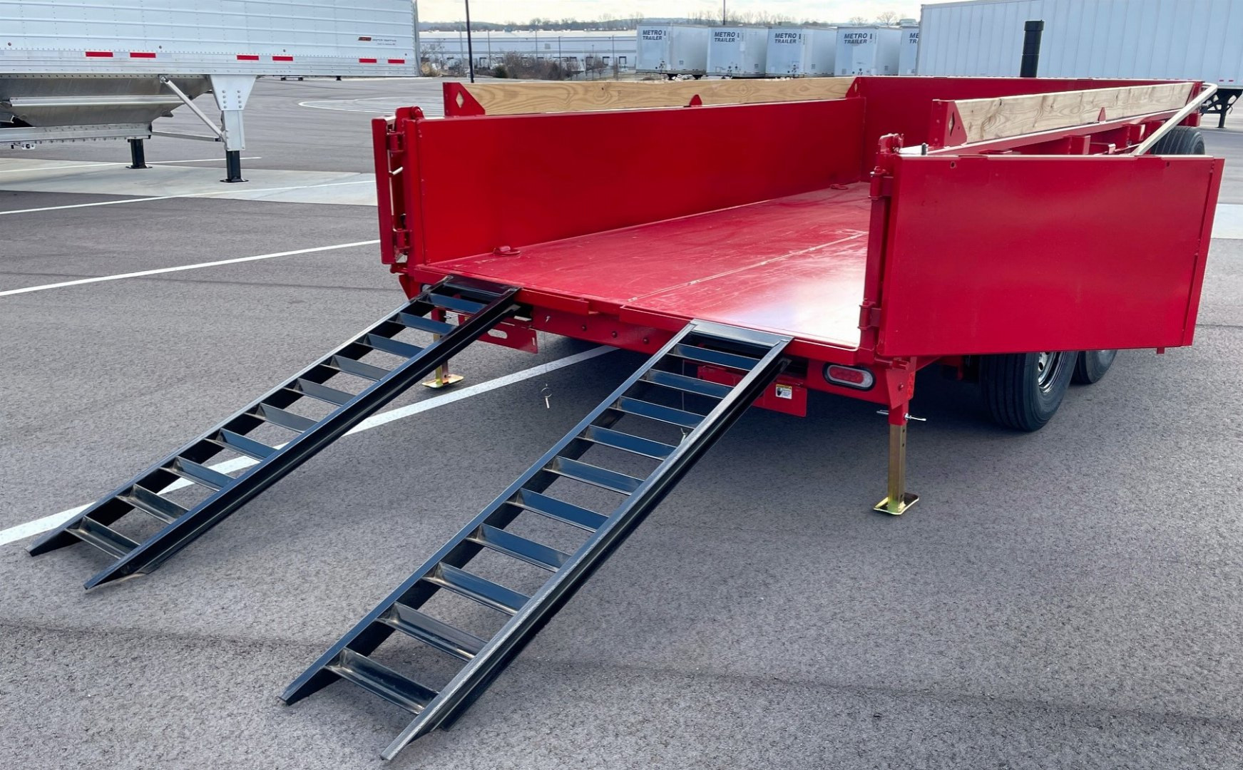 New 2025 Diamond C LPT-207 14' Red Dump Trailer -14900 GWVR, Spare, Solar Charger