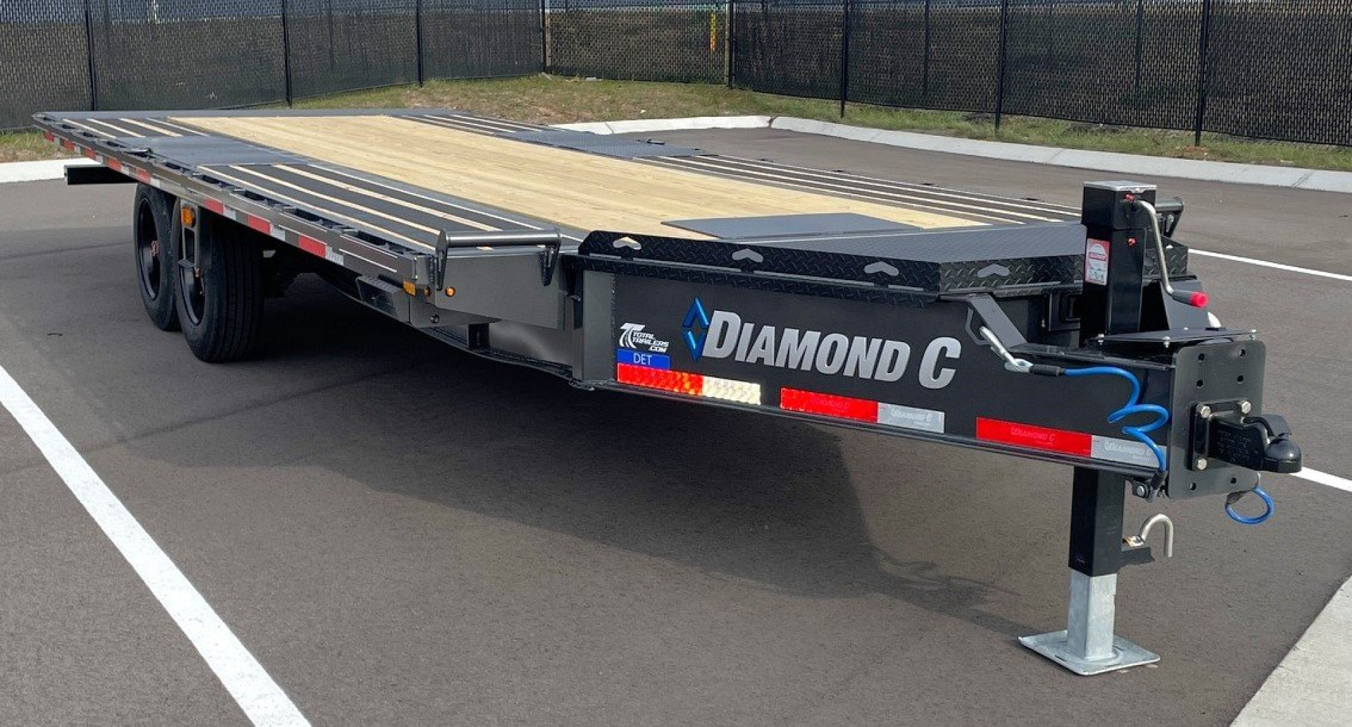 New Diamond C Trailers DET 22' Power Tilt Deck over Trailer 18,000LB, Non Skid Floor, 8K Axles, 17.5" Tires