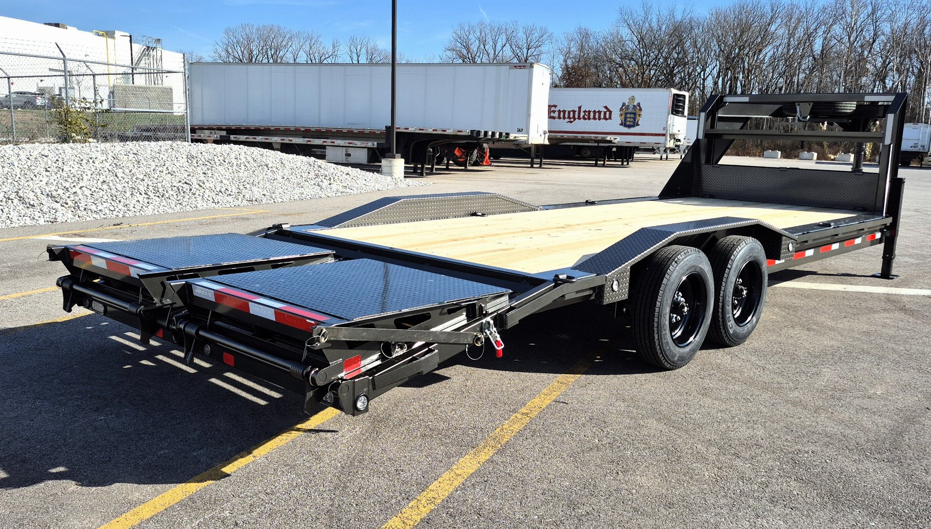 New MAXX-D H8X 102"x 24' Gooseneck Equipment Trailer 18,000(GVWR), Drive Over Fenders, Spare