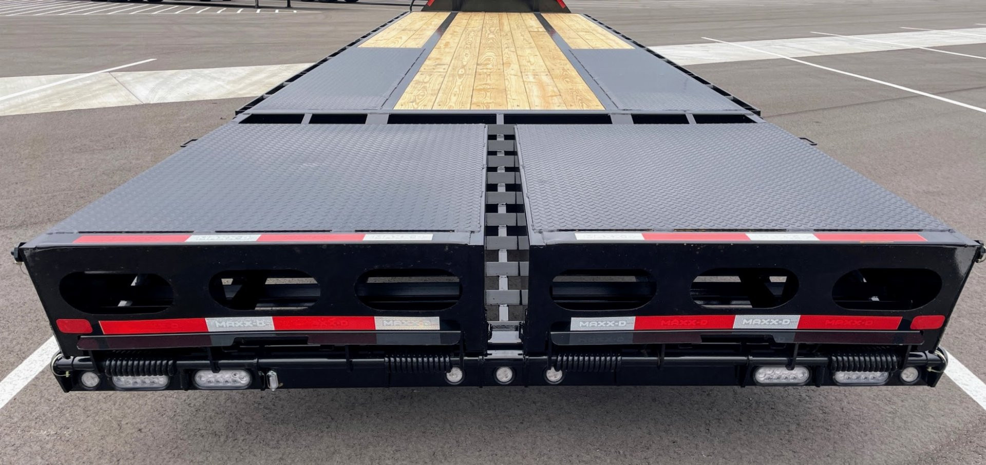 New MAXX-D LDX 102"x 25'+5' GOOSENECK LOW PROFILE DUAL TANDEM FLATBED TRAILER 24,000 GVWR