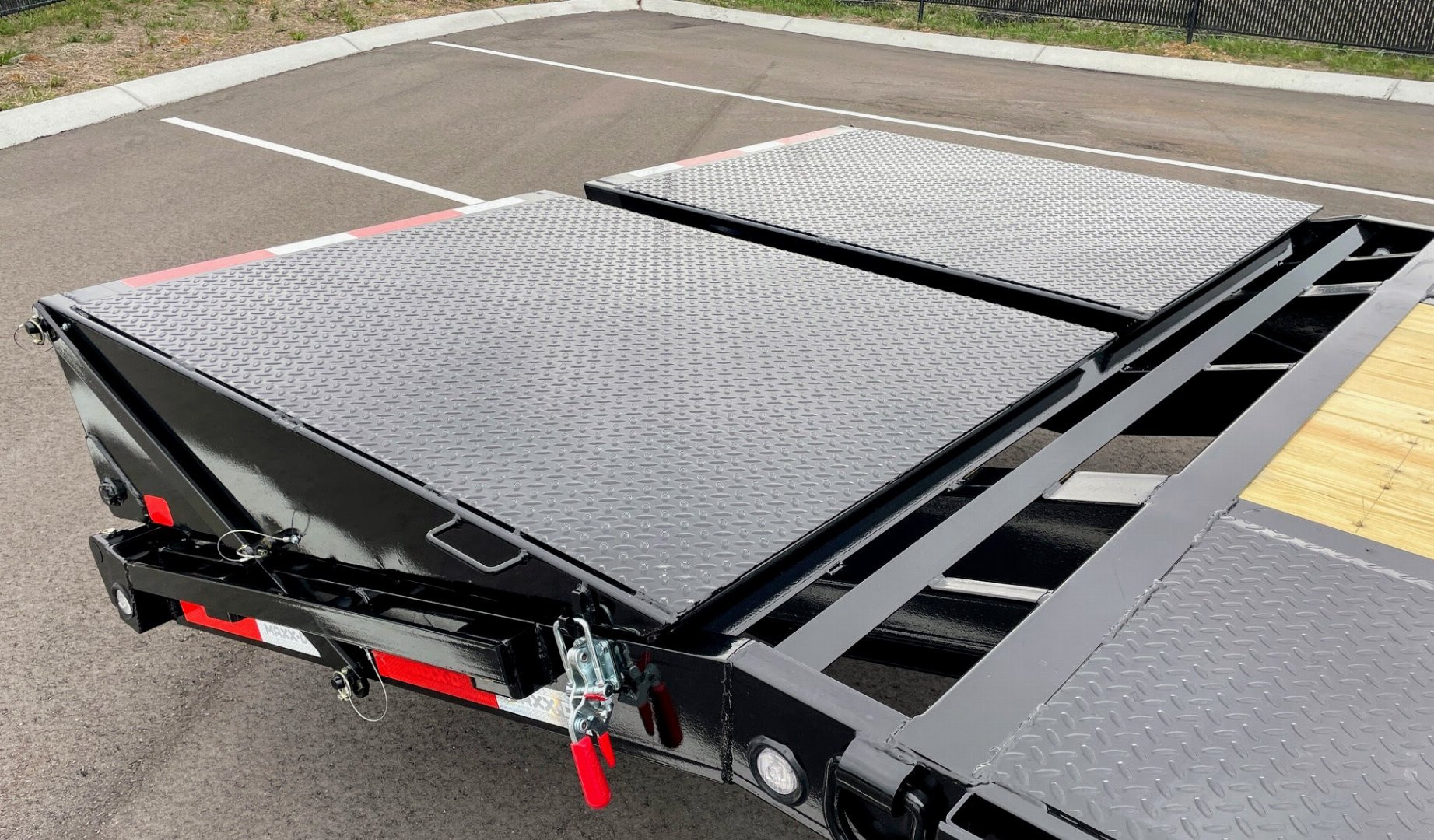 New MAXX-D LDX 102"x 25'+5' GOOSENECK LOW PROFILE DUAL TANDEM FLATBED TRAILER 24,000 GVWR