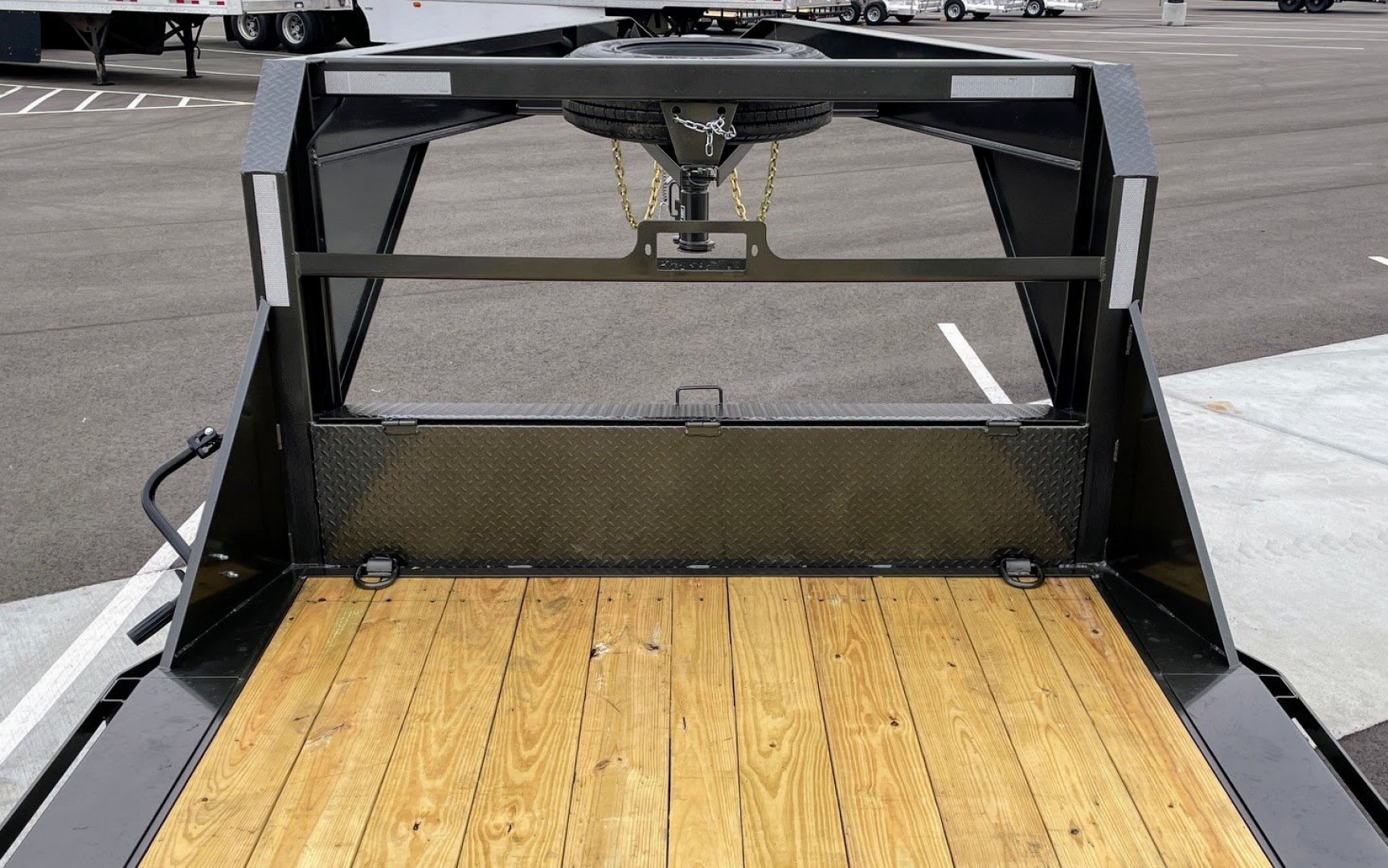 New MAXX-D H8X 102"x 32' Gooseneck Equipment Trailer 18,000(GVWR), Drive Over Fenders, Spare