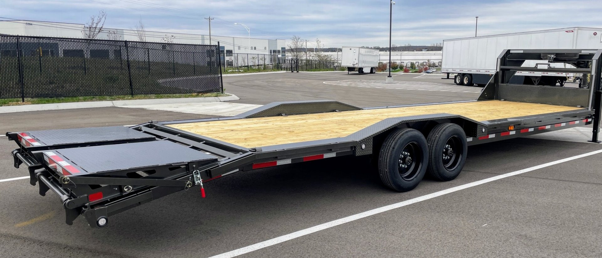 New MAXX-D H8X 102"x 32' Gooseneck Equipment Trailer 18,000(GVWR), Drive Over Fenders, Spare
