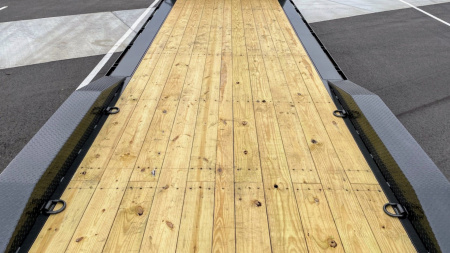 New MAXX-D H8X 102"x 32' Gooseneck Equipment Trailer 18,000(GVWR), Drive Over Fenders, Spare