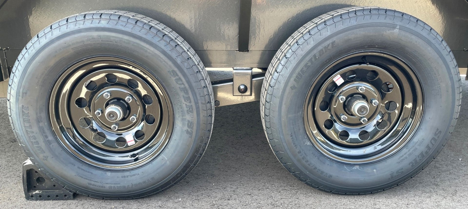 New MAXX- D C4X 83"x 18' Car Hauler 7000 GVWR --Ramps, Spare, Stabilizer Jacks