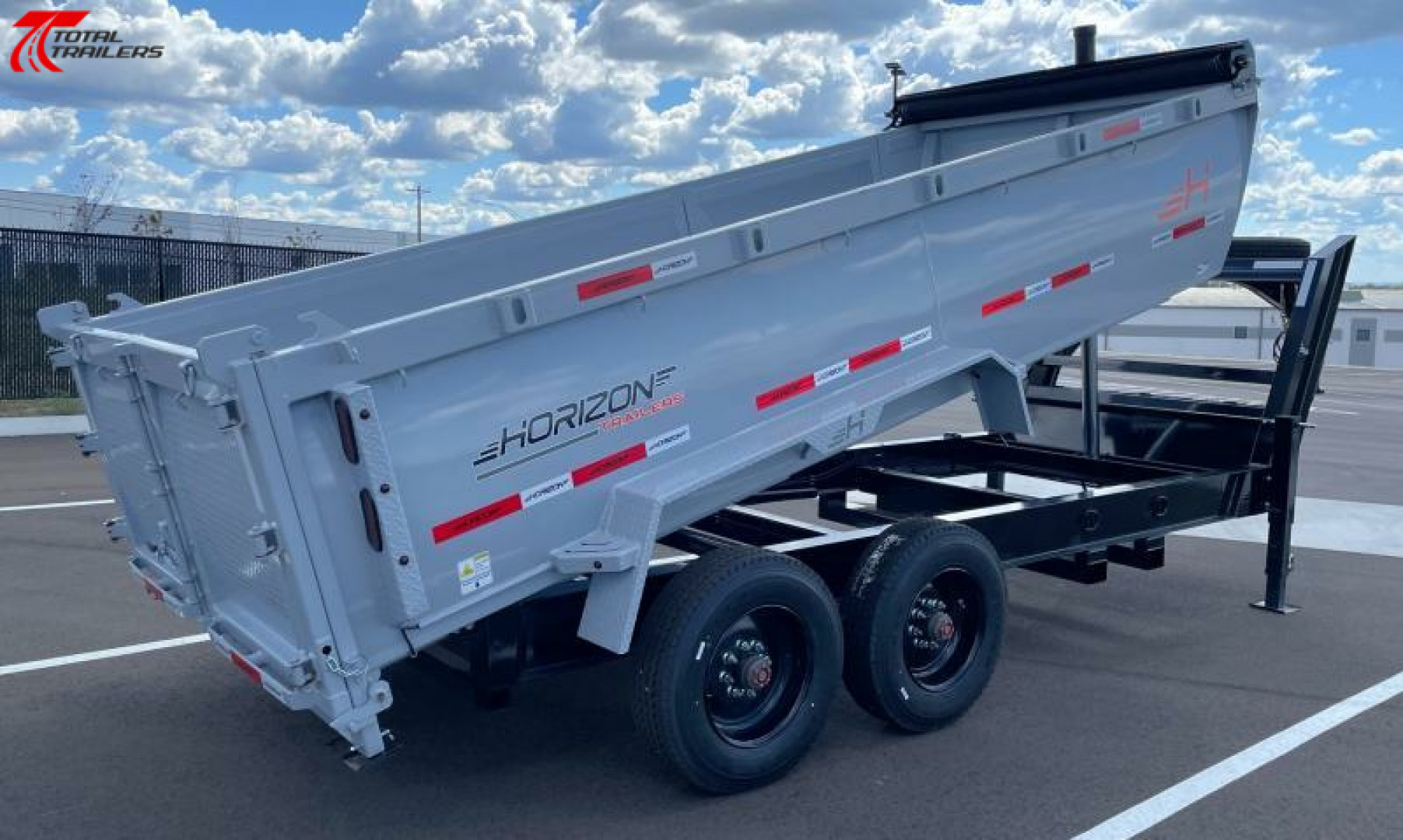 New Horizon 16' Gooseneck Dump Trailer 22,400LB, 18ply Tires, 36" Sides, Side Door, 10K Axles, 7 Gauge Floor