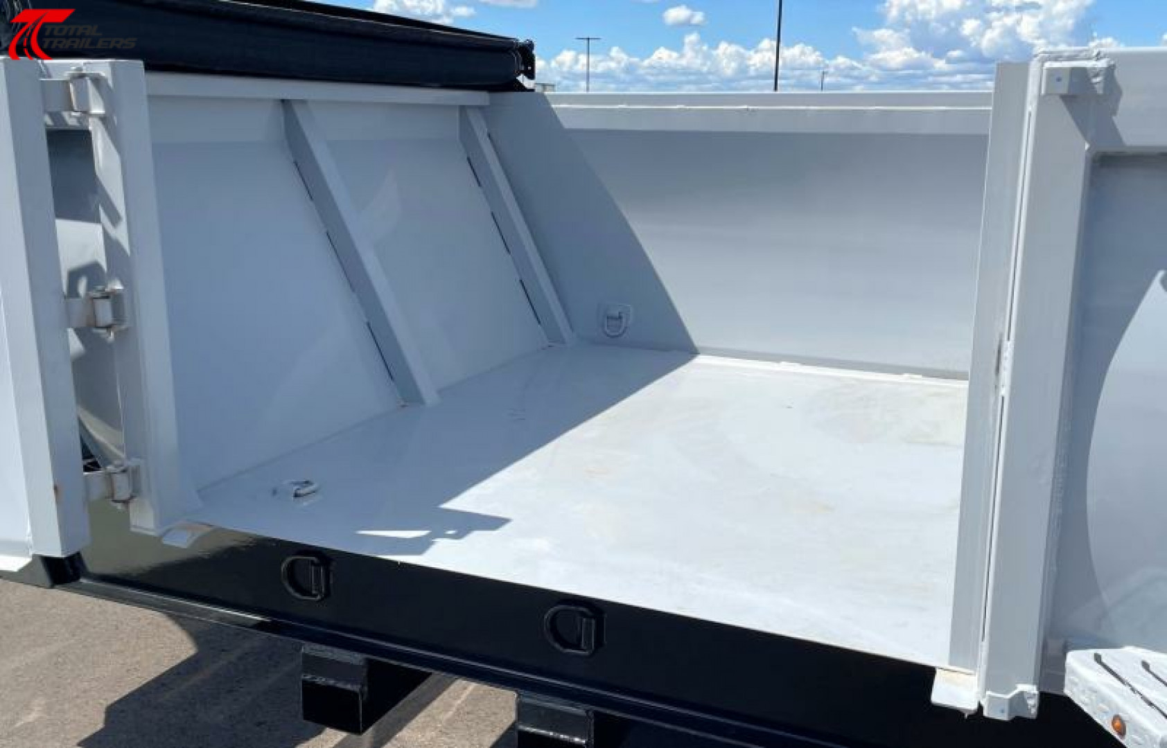 New Horizon 16' Gooseneck Dump Trailer 22,400LB, 18ply Tires, 36" Sides, Side Door, 10K Axles, 7 Gauge Floor