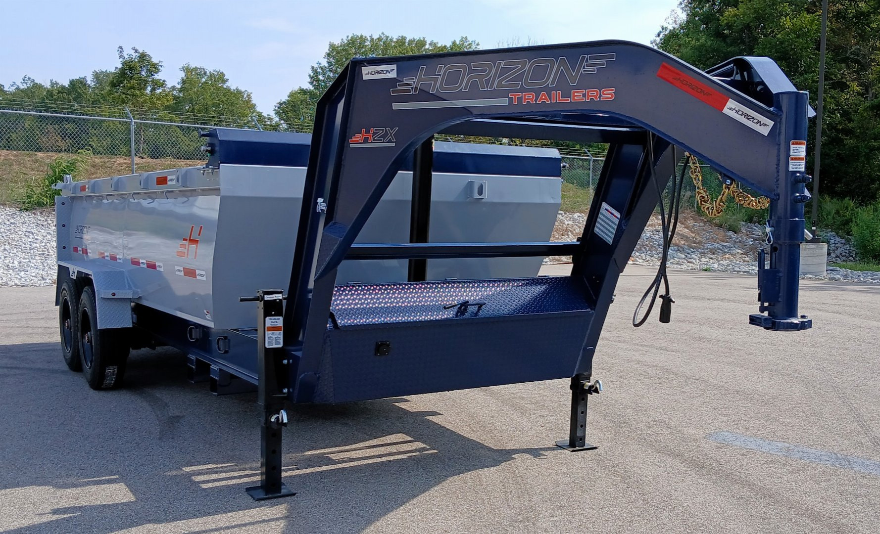 New Horizon 16' Gooseneck Dump Trailer 22,400LB, 18ply Tires, 36" Sides, Side Door, 10K Axles, 7 Gauge Floor