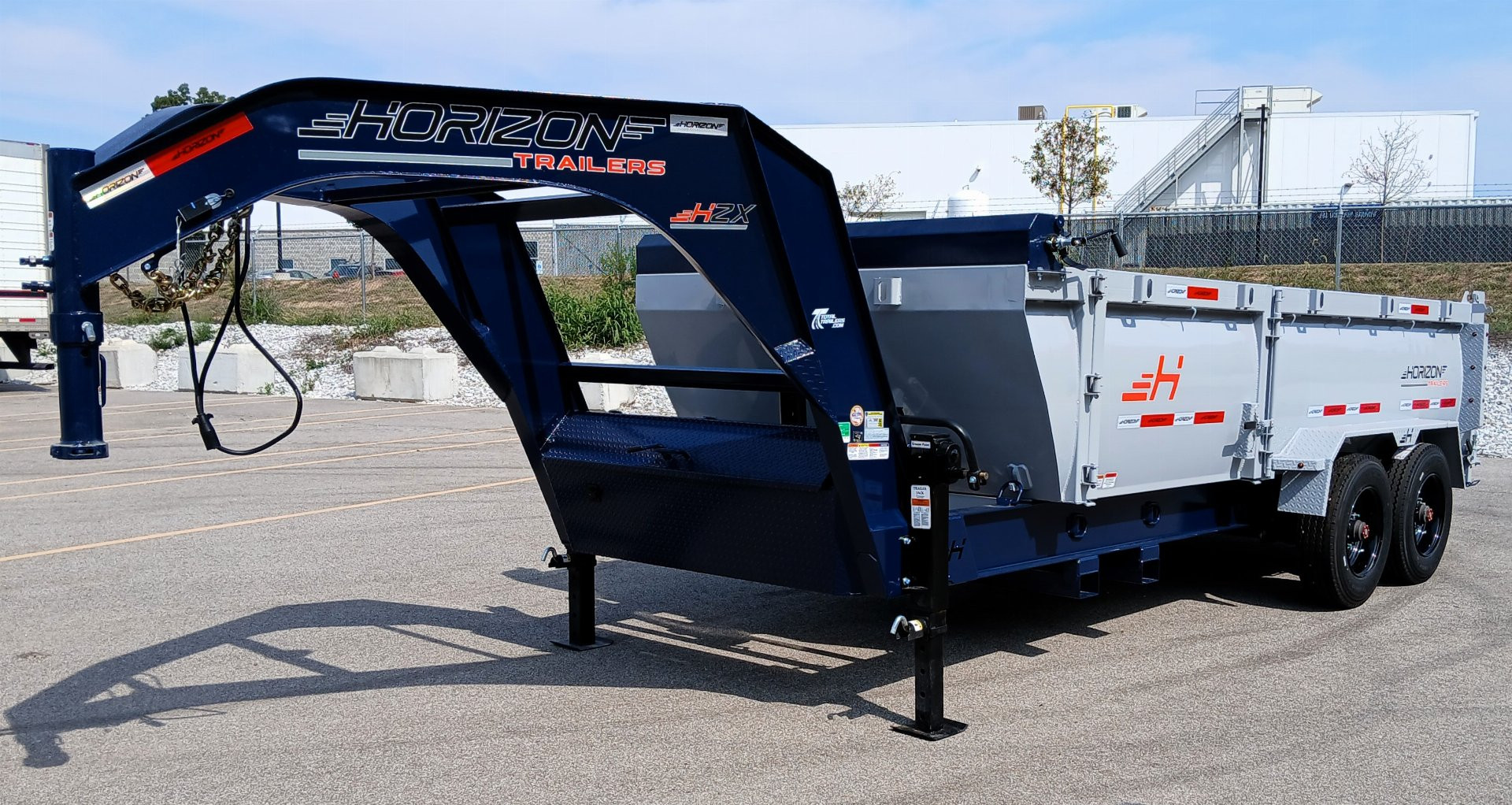 New Horizon 16' Gooseneck Dump Trailer 22,400LB, 18ply Tires, 36" Sides, Side Door, 10K Axles, 7 Gauge Floor