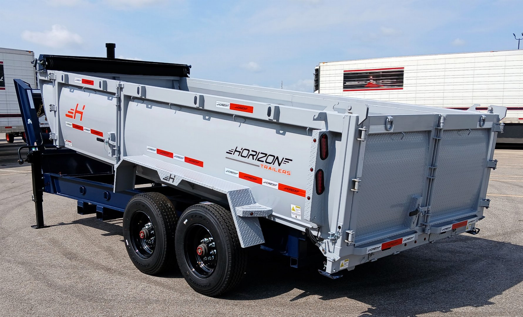 New Horizon 16' Gooseneck Dump Trailer 22,400LB, 18ply Tires, 36" Sides, Side Door, 10K Axles, 7 Gauge Floor