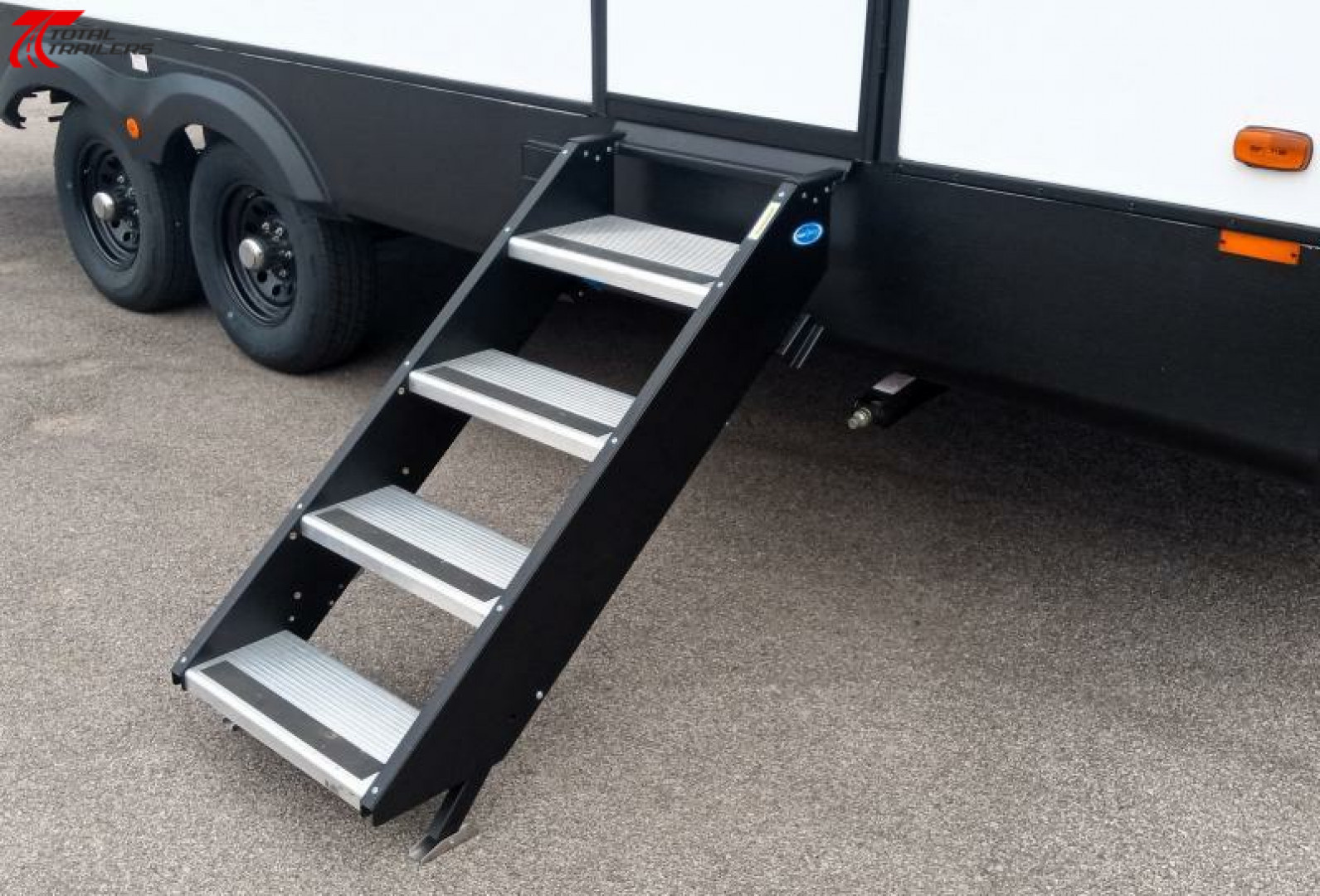 New 20' Jobsite Office Trailer w/ AC, Heat, Cabinets