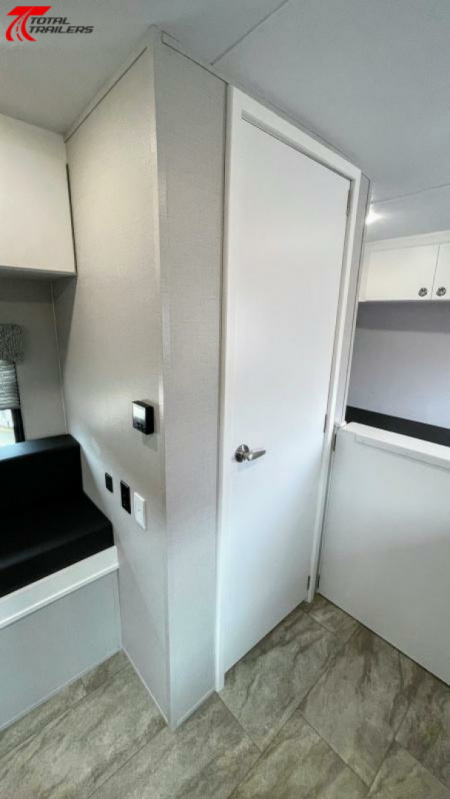 New 20' Jobsite Office Trailer w/ AC, Heat, Cabinets