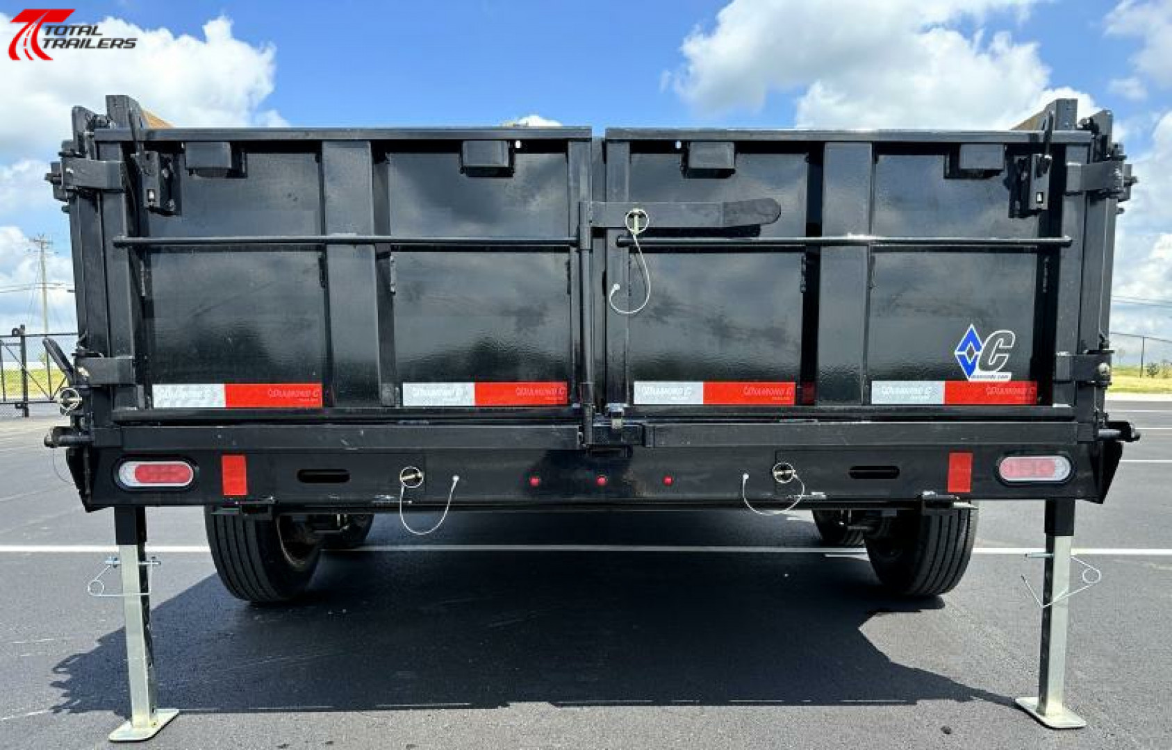 New Diamond C 16' Gooseneck Dump Trailer 18,000LB, Pacesetter, 7GA, Hydraulic Jack, 17.5" Tires