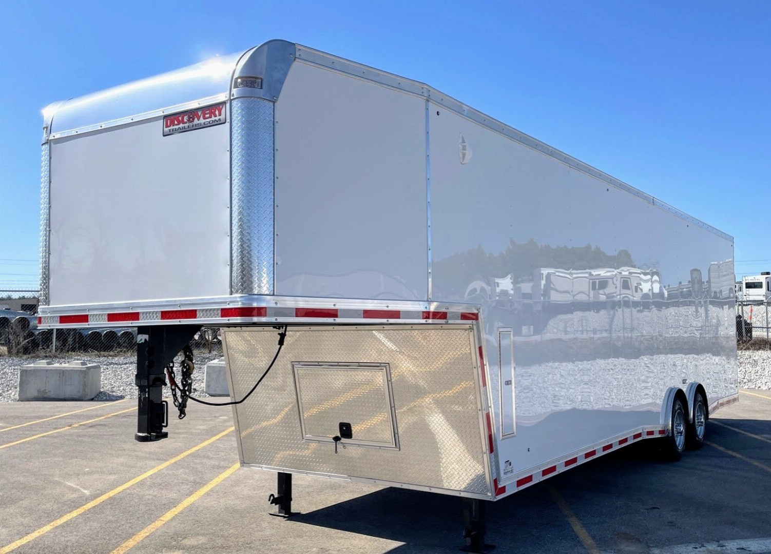New Discovery Trailers 8.5 x 36 (16,000lb) GVWR Gooseneck Cargo / Enclosed Trailer