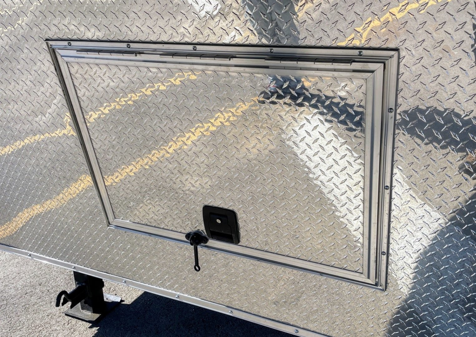 New Discovery Trailers 8.5 x 36 (16,000lb) GVWR Gooseneck Cargo / Enclosed Trailer