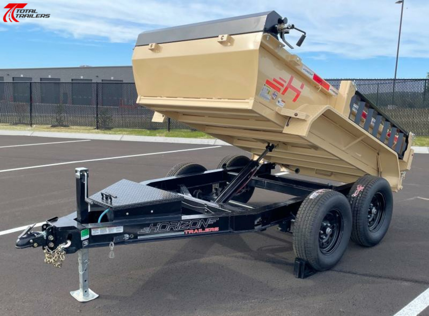 New Horizon Trailers 10' Dump Trailer 7630LB, 18" Sides, Tarp, Ramps, Spare Tire